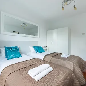  Apartament Unitapartament Short Rent In By Metro Station Rondo Onz With 3bedrooms 22 Polska